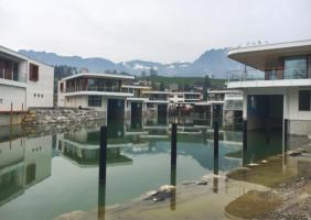 Bootsgaragen Gwatt Thun weiss hochglanz innen und   aussen      