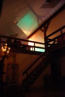 Galerie weiss hochglanz mit LED hinterleuchteter Lichtwand ,  Nacht. Die etwas andere ART der Raumgestaltung