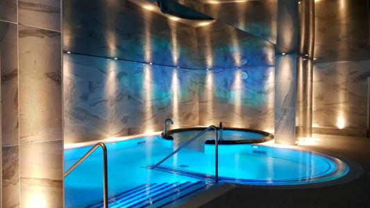 Heuwaage Basel schwarz hochglanz