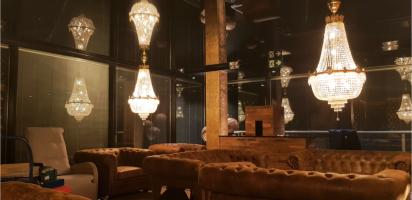 Hotel National schwarz hochglanz