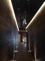 Limelight Biel schwarz hochglanz mit eingebauten Lichtvouten