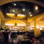 Barbereich Hotel, schwarz hochglanz Barbereich Hotel, schwarz hochglanz