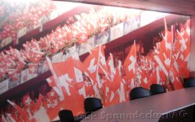 Ticketcorner- Wandbespannung, bedruckt und hinterleuchtete Lichtwand 