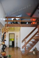 Wohnung hochglanz weiss und gelb mit Lichtwand