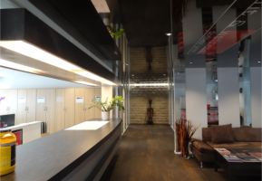 fit & wellness concept gmbh schwarz hochglanz mit bedrucktem Logo